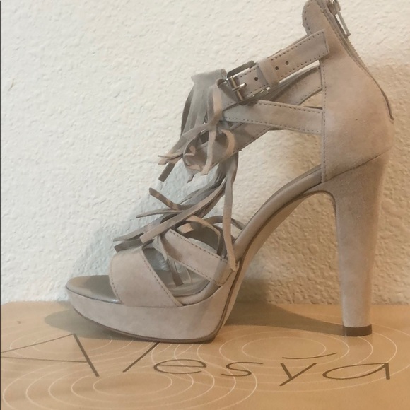 Party on your feet! Suede fringe platform sandals - Picture 2 of 8